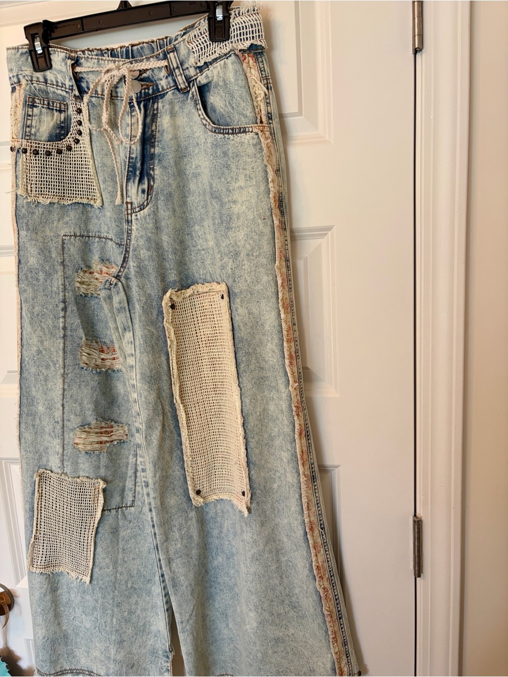 NWT POL Light Wash Patchwork Wide-Leg Jeans - Picture 6 of 10